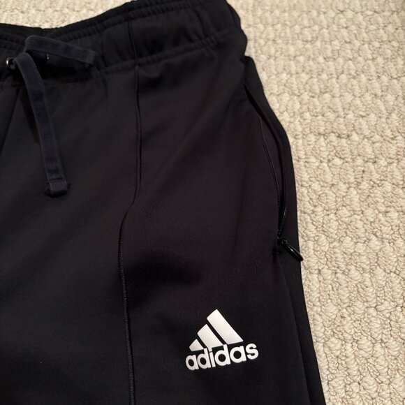 Bundle: Nike Joggers + Adidas Joggers + 2 Under Armour Shorts - Picture 4 of 13